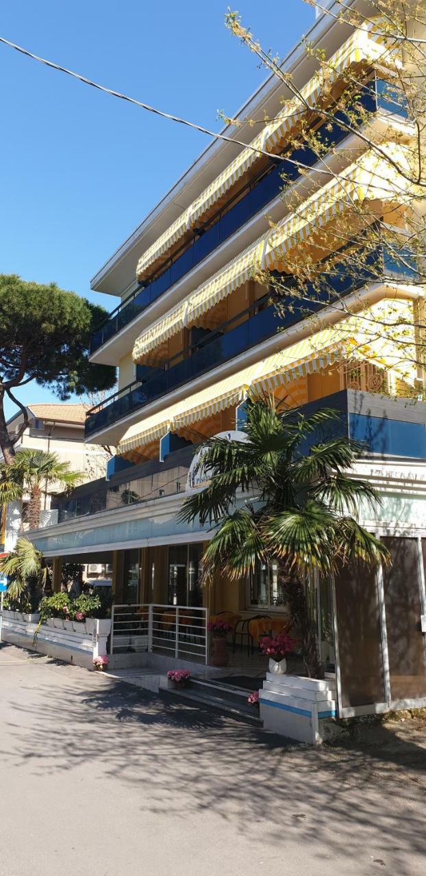 Hotel Ginevra Riccione Exterior photo